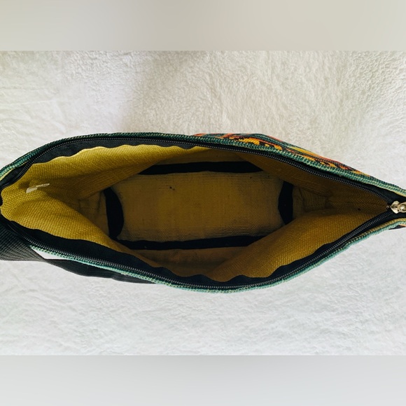 Boho Western Aztec Woven Colorful Shoulder Bag - Picture 3 of 7